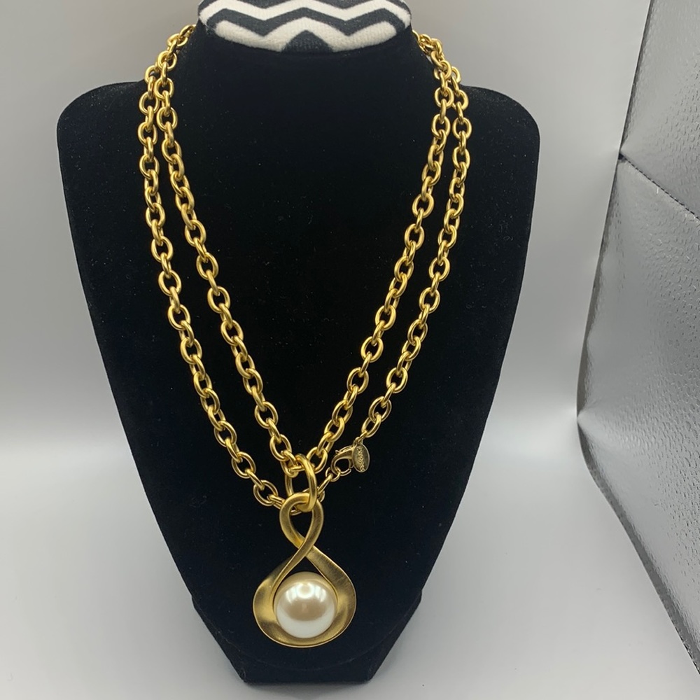 Express  Bold Necklace Gold & Faux Pearl